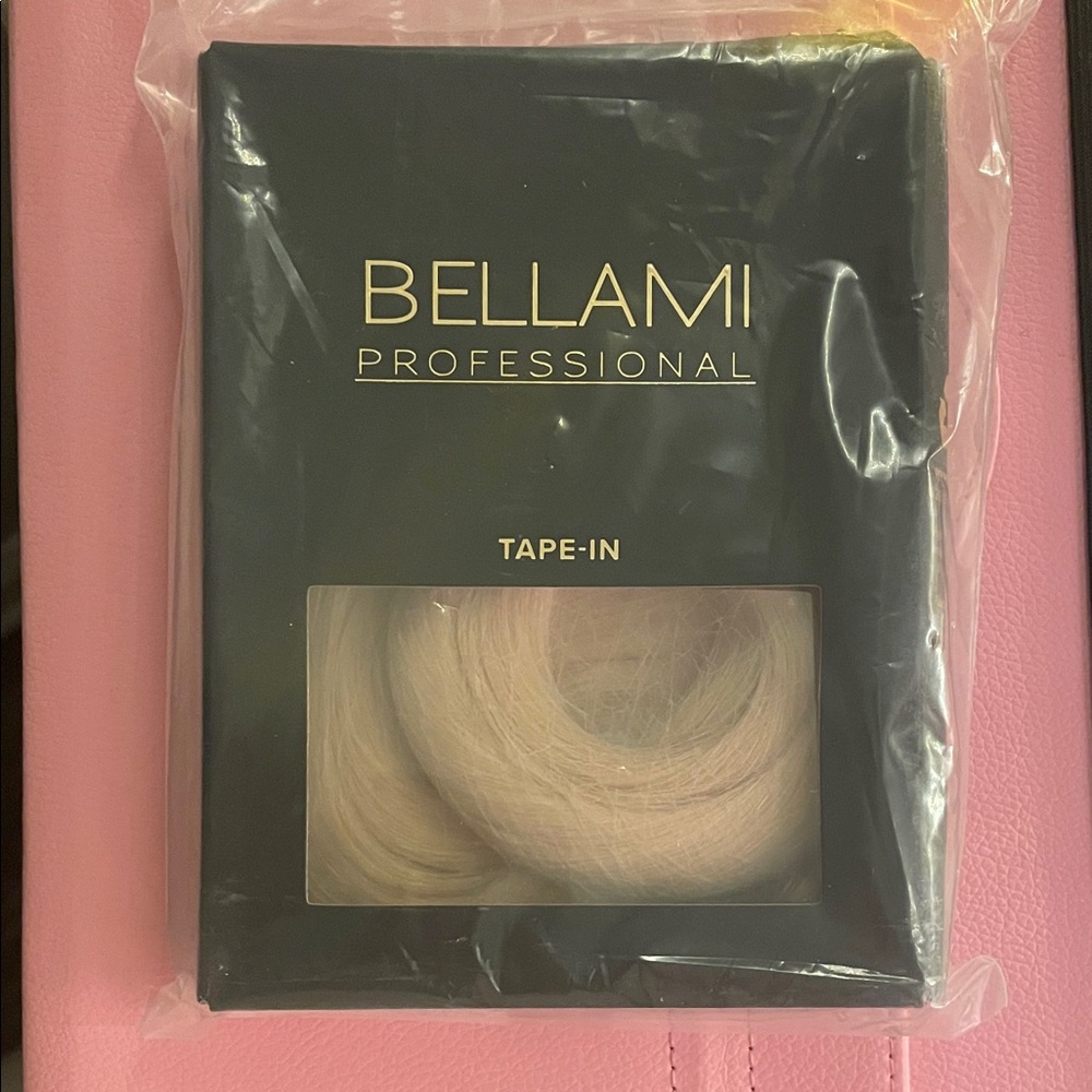 BELLAMI Professional Tape-In Extensions - cream 22”